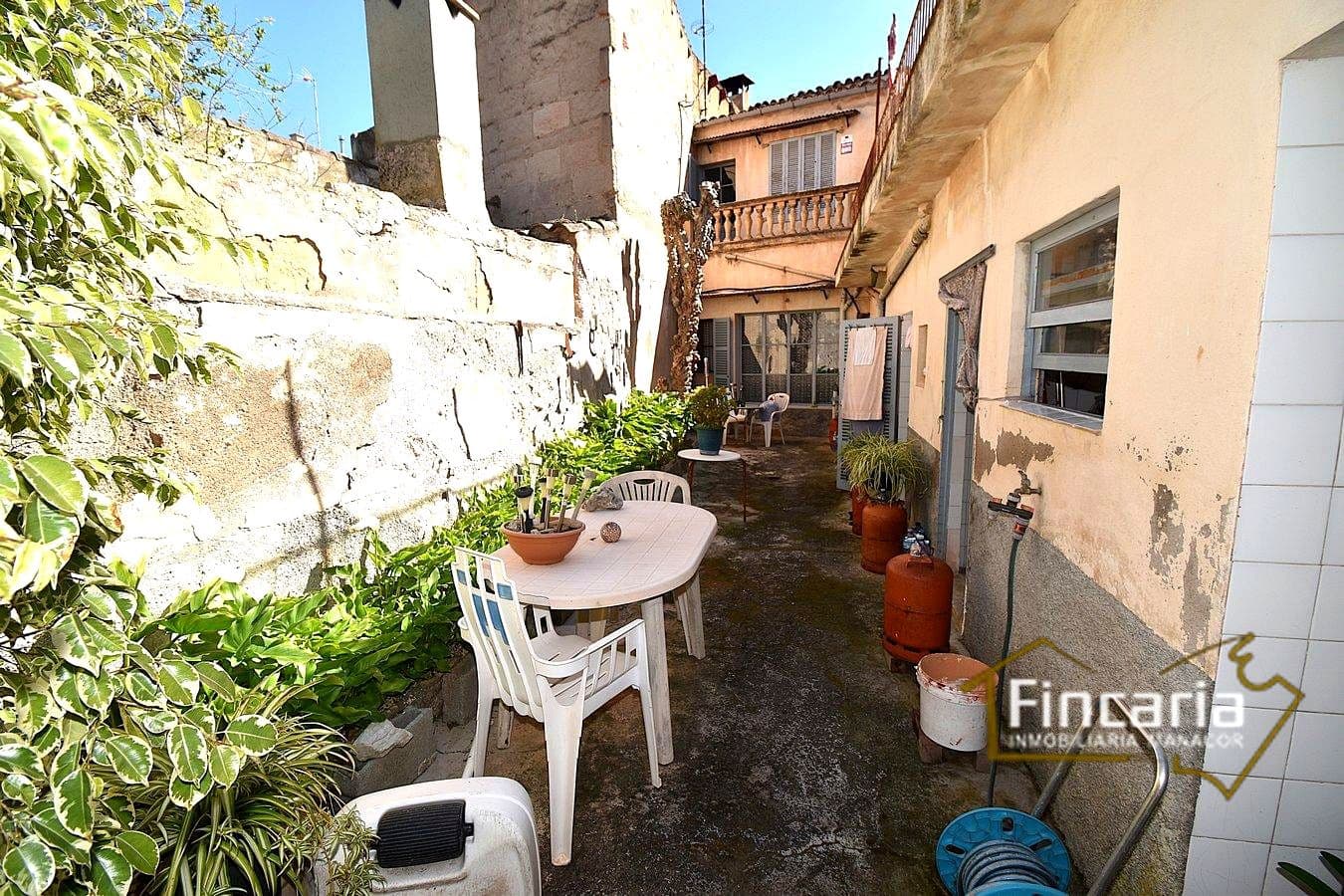 4 bedroom Villa for sale in Manacor with garage - € 450,000 (Ref: 9750962)