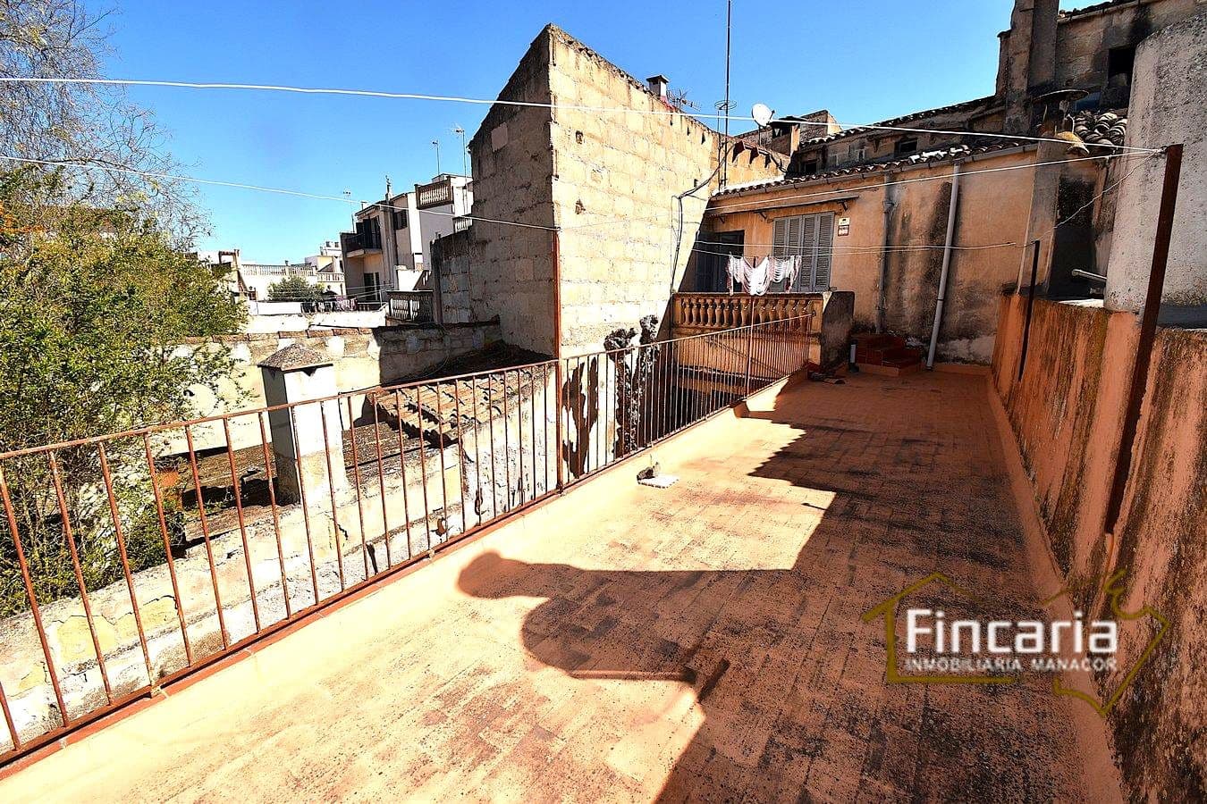 4 bedroom Villa for sale in Manacor with garage - € 450,000 (Ref: 9750962)