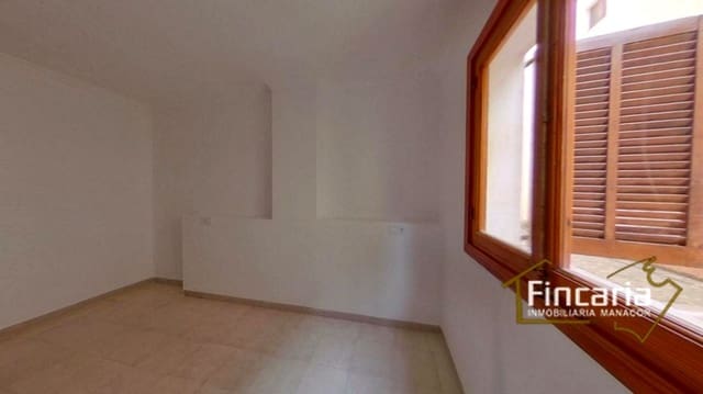 3 bedroom Flat for sale in Manacor - € 184,000 (Ref: 9802557)