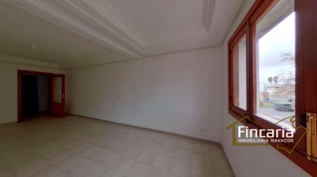 3 bedroom Flat for sale in Manacor - € 184,000 (Ref: 9802557)