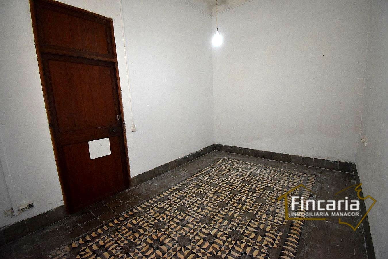 3 bedroom Flat for sale in Manacor - € 265,000 (Ref: 9827616)