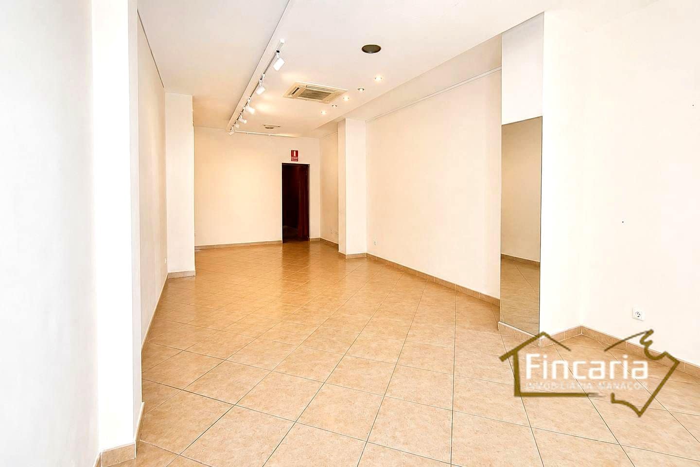 2 bedroom Business for rent in Portocristo / Port de Manacor - € 700 (Ref: 9911911)