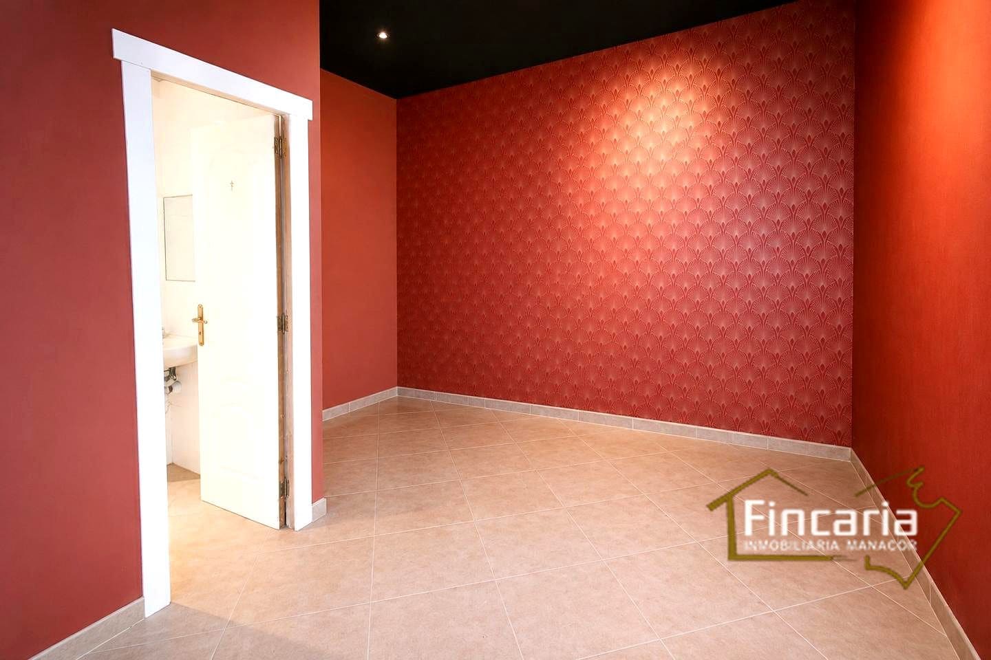 2 bedroom Business for rent in Portocristo / Port de Manacor - € 700 (Ref: 9911911)