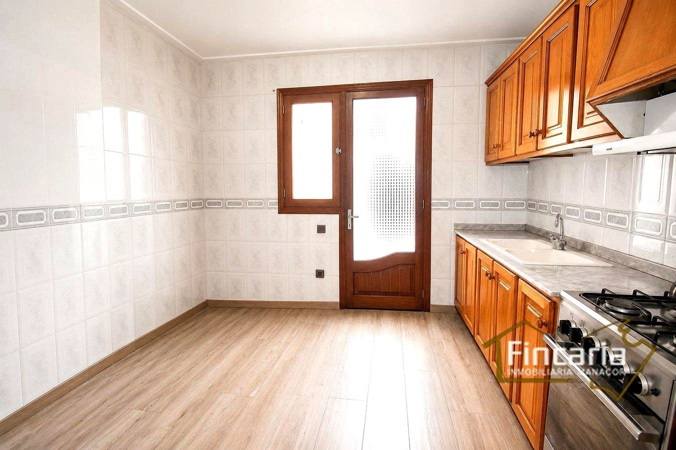 2 bedroom Villa for sale in Manacor with garage - € 315,000 (Ref: 9937184)