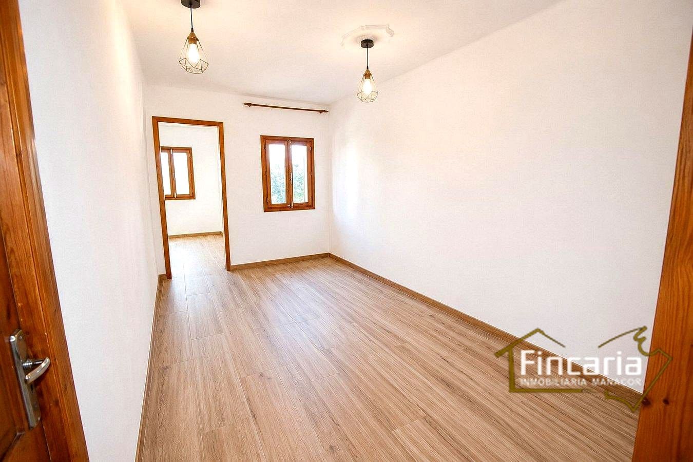 2 bedroom Villa for sale in Manacor with garage - € 315,000 (Ref: 9937184)