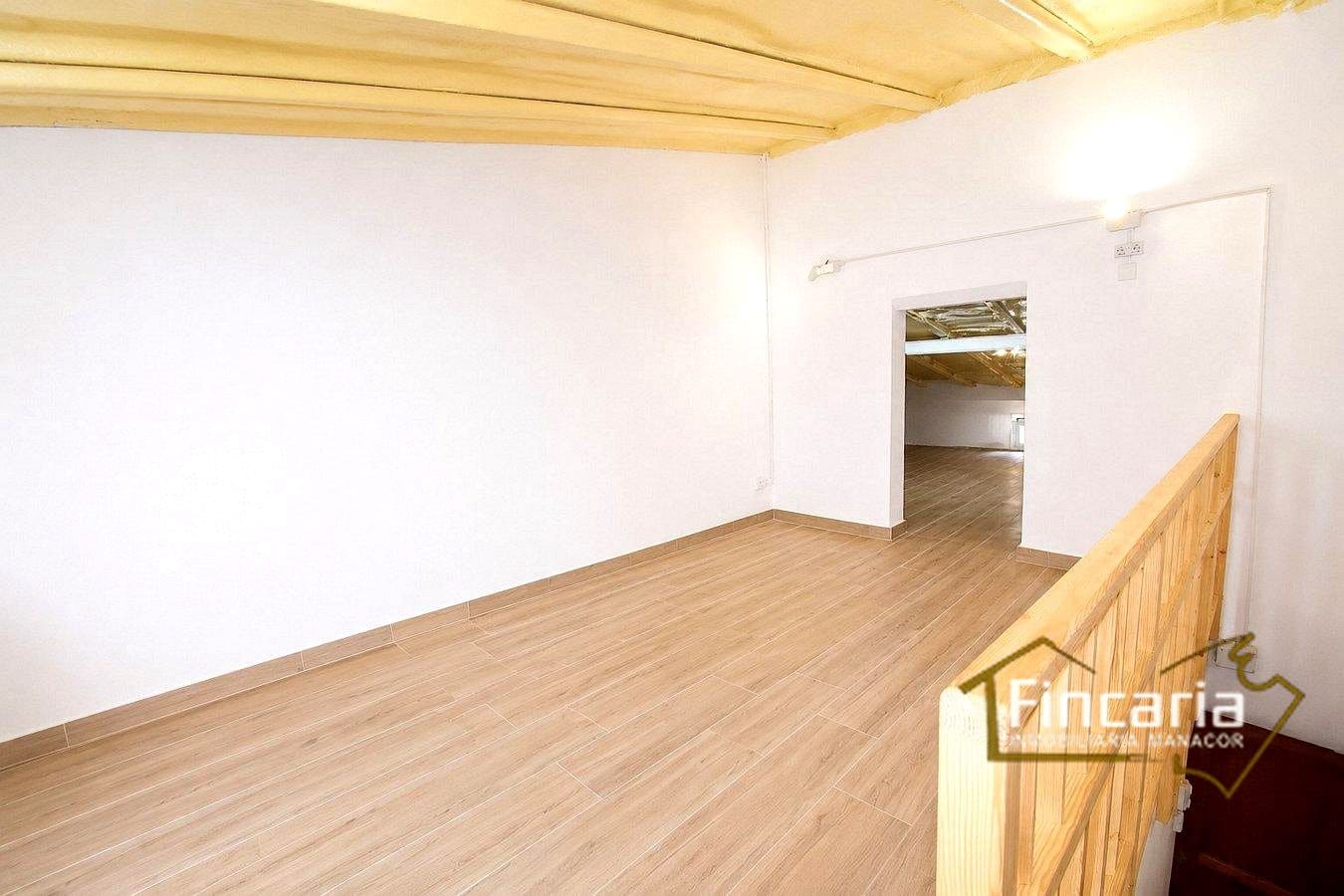 2 bedroom Villa for sale in Manacor with garage - € 315,000 (Ref: 9937184)