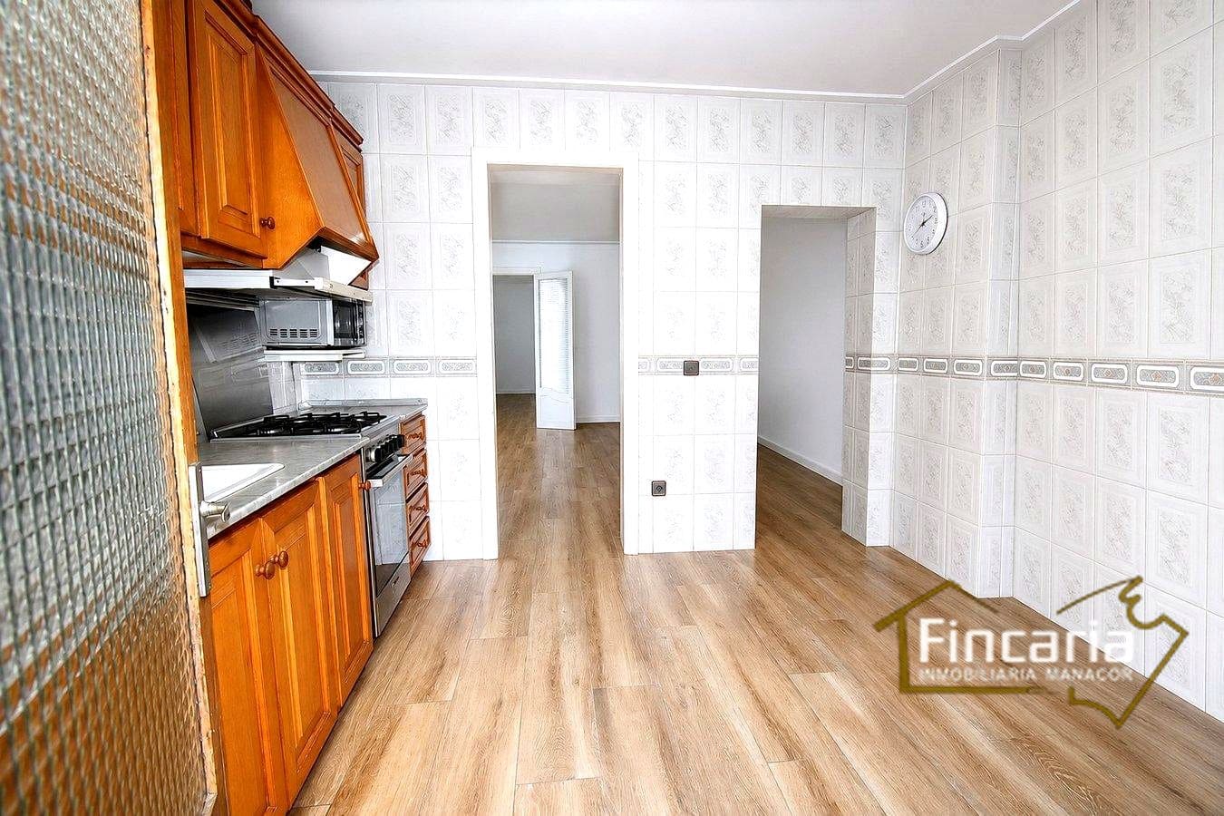 2 bedroom Villa for sale in Manacor with garage - € 315,000 (Ref: 9937184)
