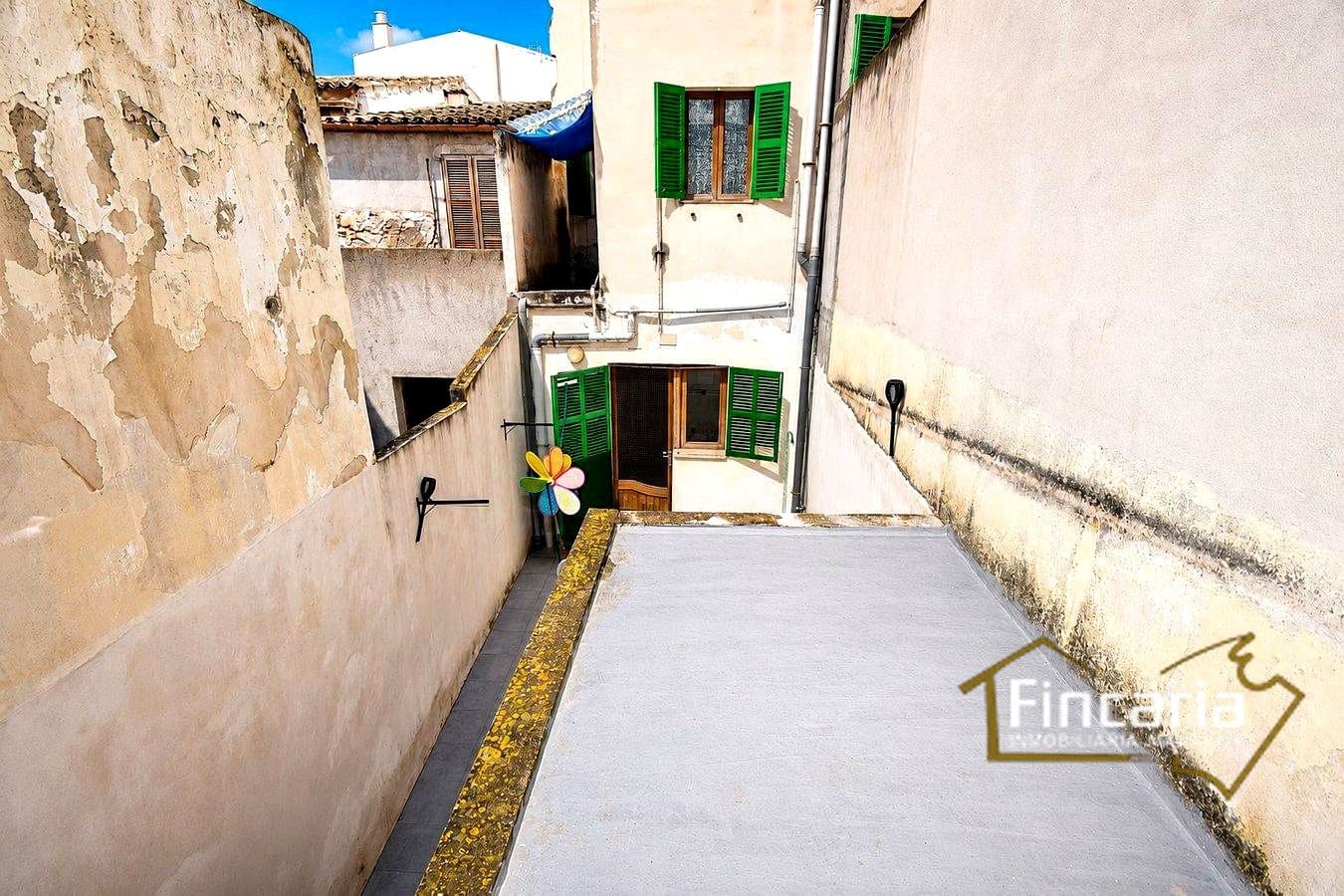2 bedroom Villa for sale in Manacor with garage - € 315,000 (Ref: 9937184)