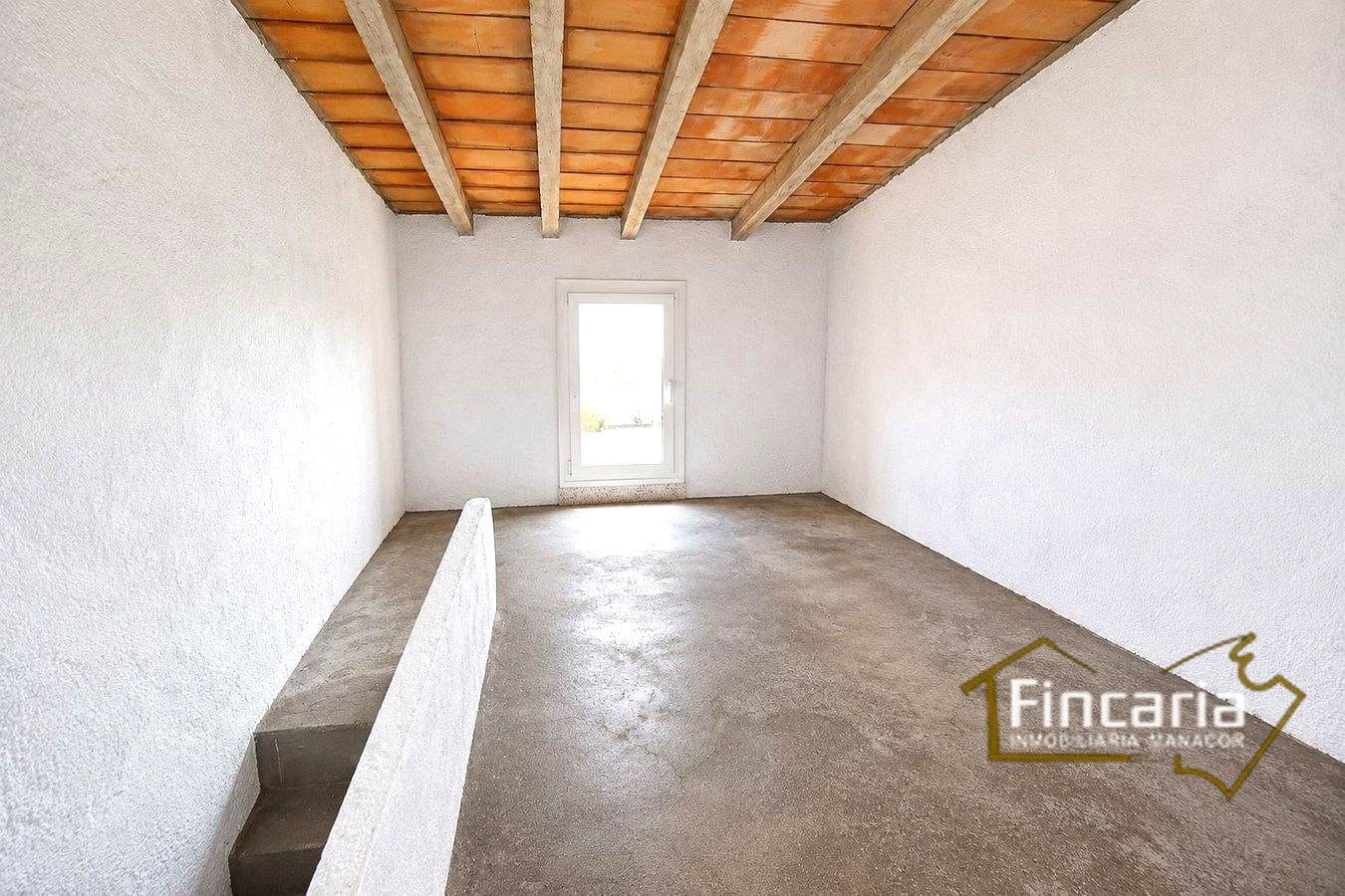 2 bedroom Villa for sale in Manacor with garage - € 315,000 (Ref: 9937184)