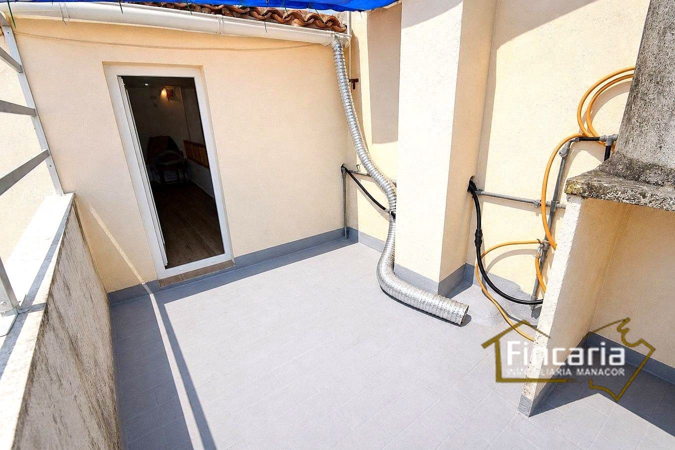 2 bedroom Villa for sale in Manacor with garage - € 315,000 (Ref: 9937184)