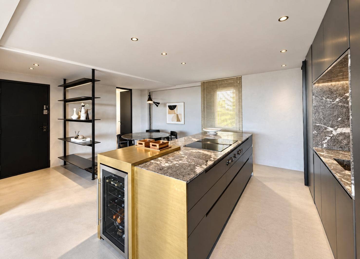 2 bedroom Flat for sale in Palma de Mallorca with garage - € 1,990,000 (Ref: 10067946)
