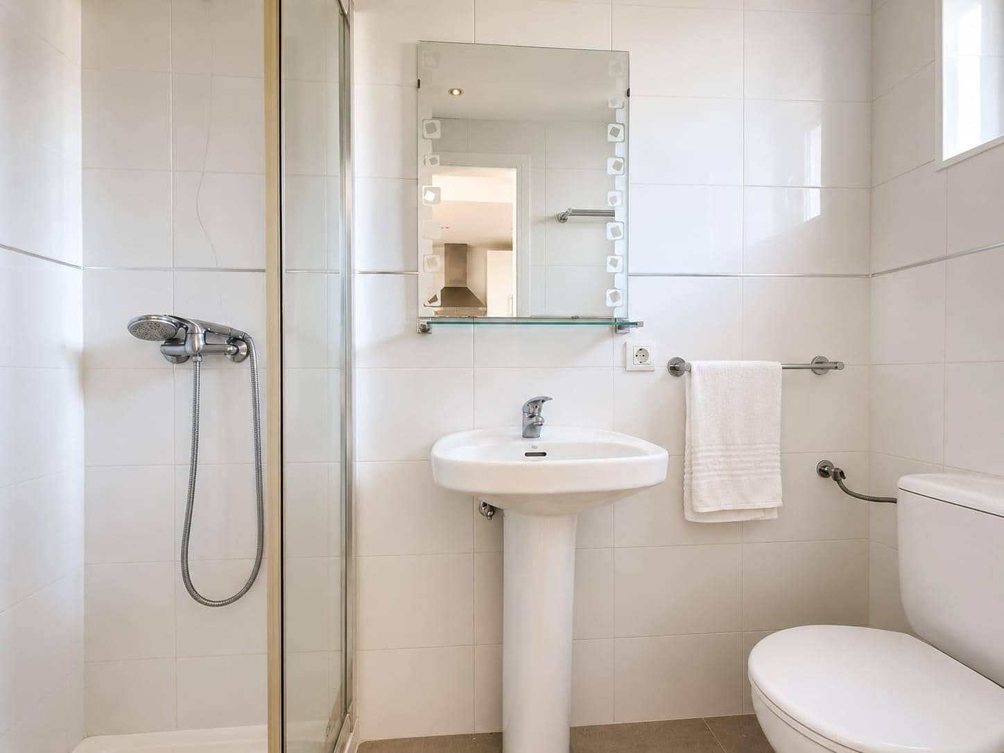 Apartament na sprzedaż w Palmanova z basenem garażem - 255 000 € (Ref: 10094683)