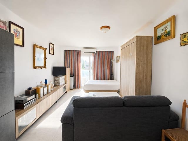 Apartament na sprzedaż w Palmanova, Calvià z basenem garażem - 255 000 € (Ref: 10094683)