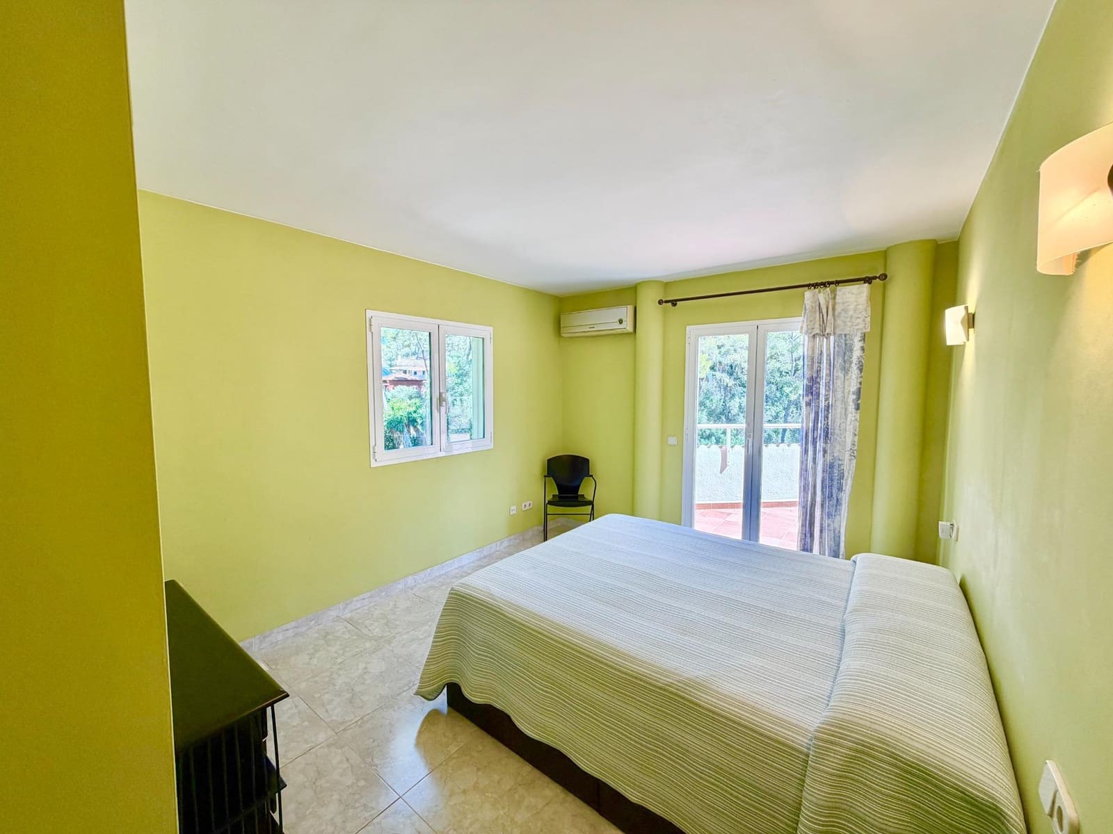 5 bedroom Villa for sale in Calvia with garage - € 1,550,000 (Ref: 10115880)