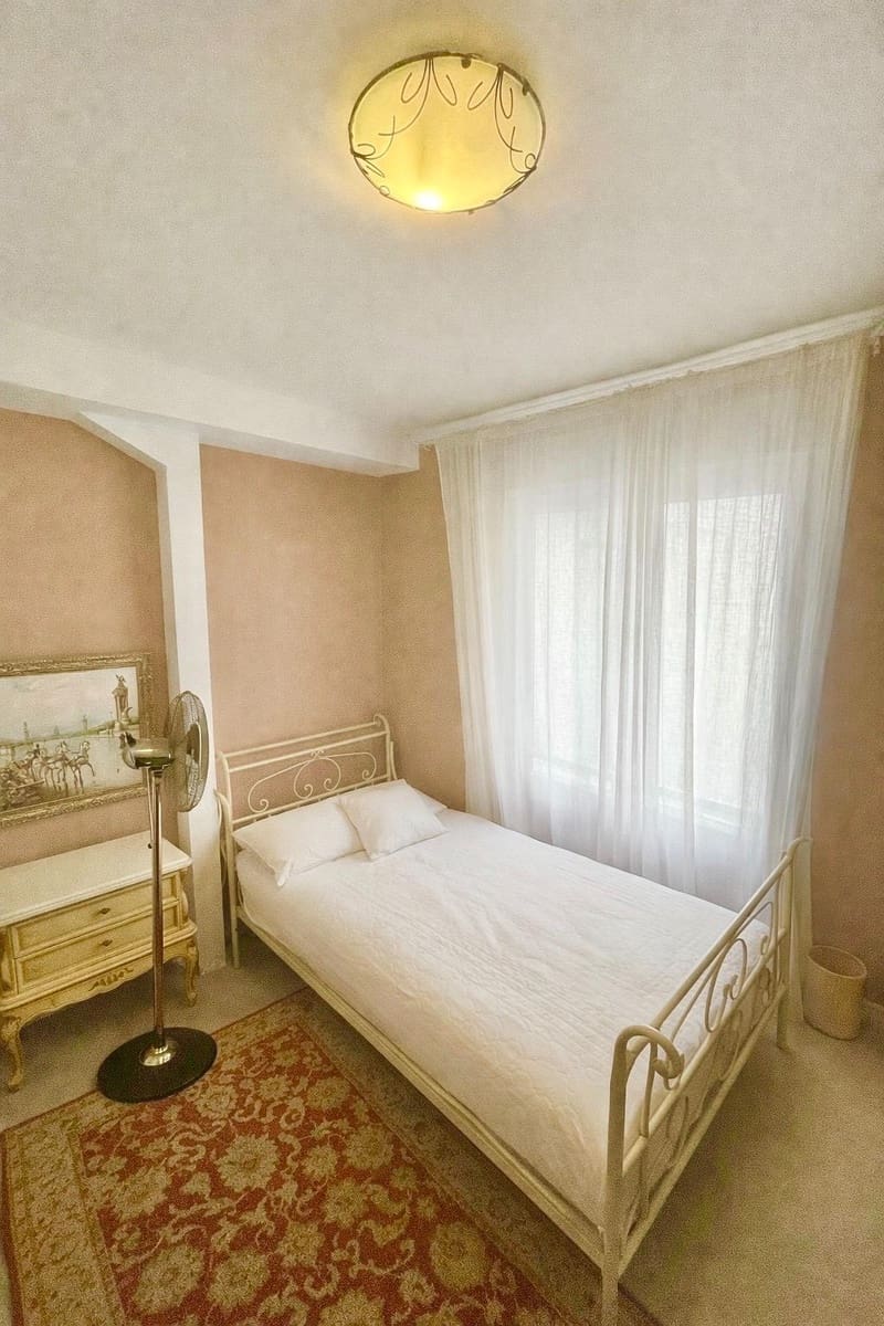 3 bedroom Flat for sale in Palma de Mallorca with garage - € 540,000 (Ref: 10132029)