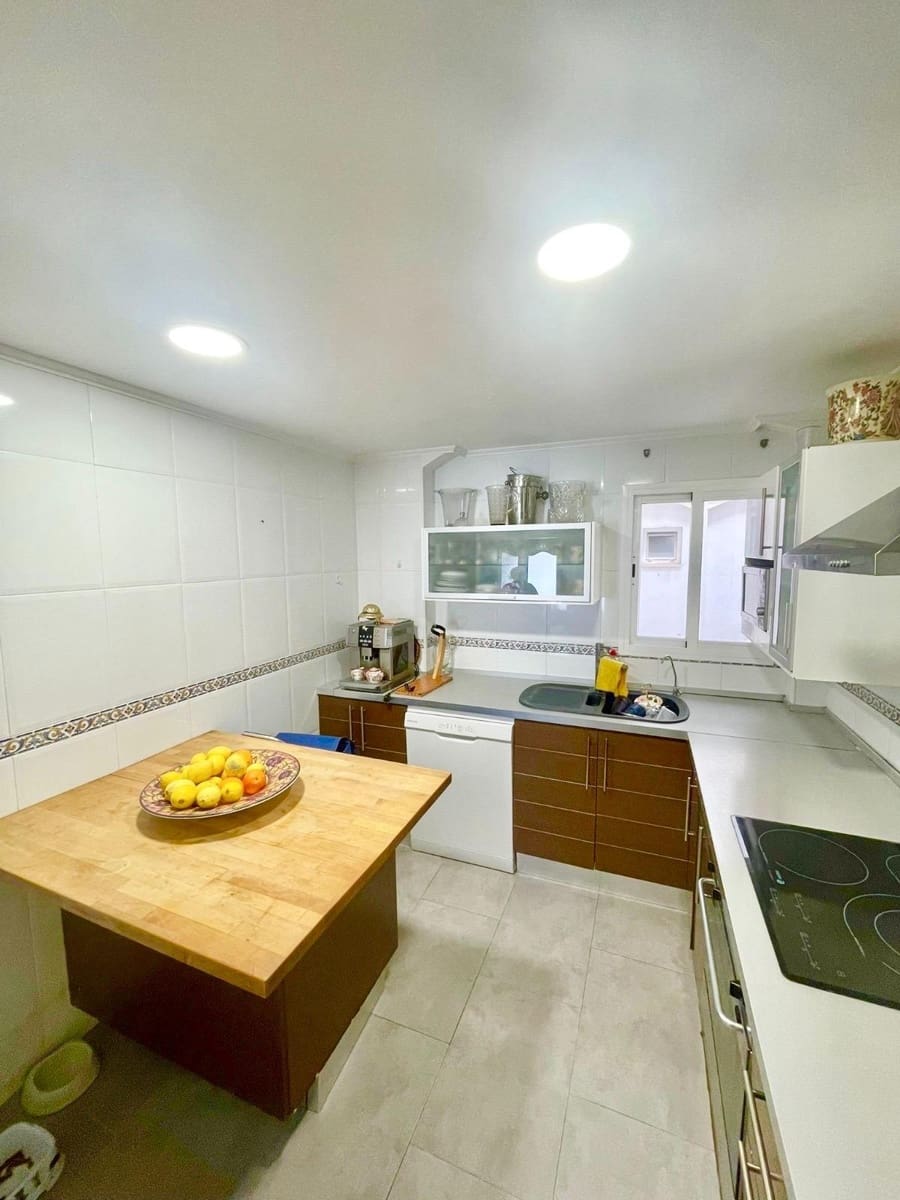 3 bedroom Flat for sale in Palma de Mallorca with garage - € 540,000 (Ref: 10132029)