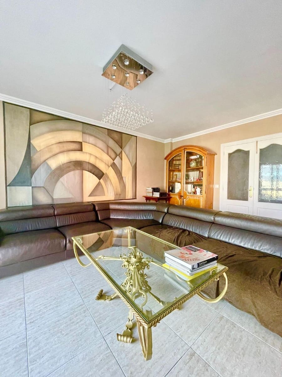 3 bedroom Flat for sale in Palma de Mallorca with garage - € 540,000 (Ref: 10132029)