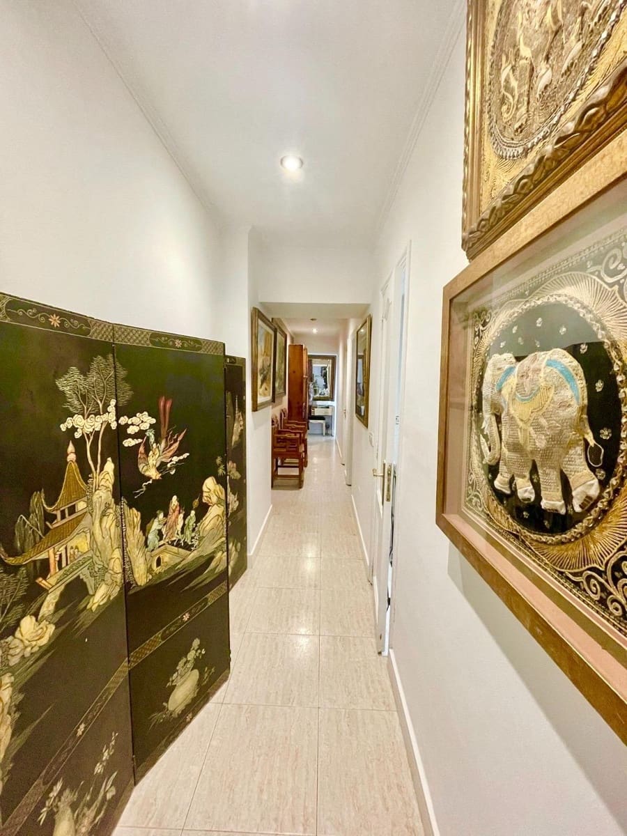 3 bedroom Flat for sale in Palma de Mallorca with garage - € 540,000 (Ref: 10132029)