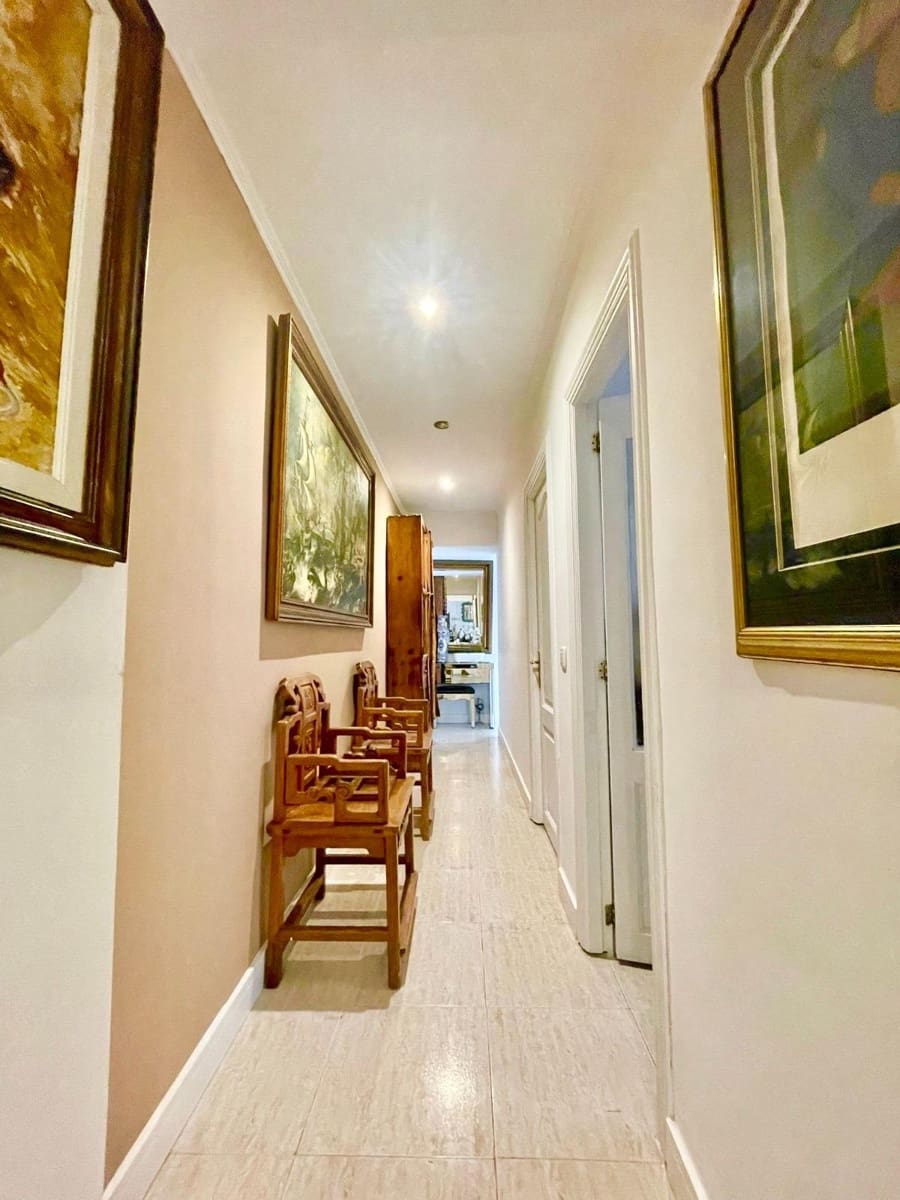 3 bedroom Flat for sale in Palma de Mallorca with garage - € 540,000 (Ref: 10132029)