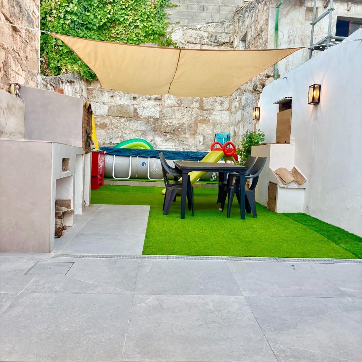 3 bedroom Townhouse for sale in Inca with pool - € 749,000 (Ref: 10136083)