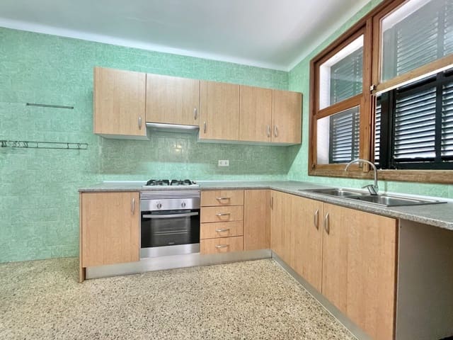 Chalet de 3 habitaciones en L'Arenal / S'Arenal, Llucmajor en alquiler con garaje - 1.500 € (Ref: 10187113)