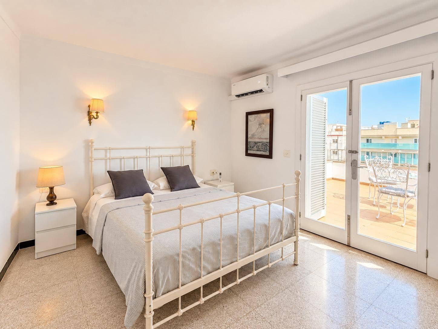 Ático de 4 habitaciones en Palma de Mallorca en alquiler - 2.300 € (Ref: 7061463)