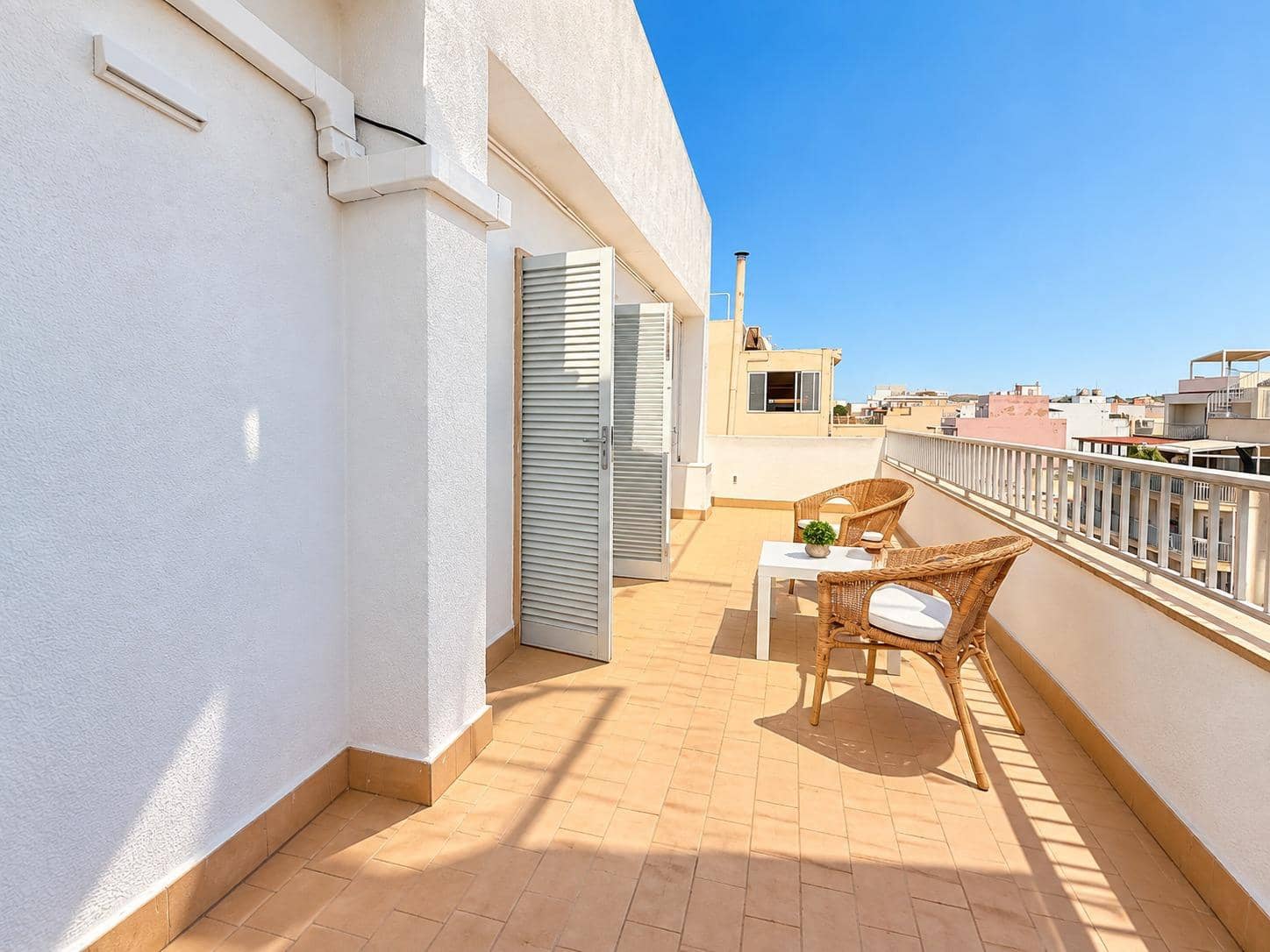 Ático de 4 habitaciones en Palma de Mallorca en alquiler - 2.300 € (Ref: 7061463)