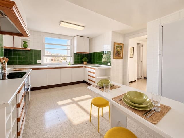 Ático de 4 habitaciones en Palma de Mallorca en alquiler - 2.300 € (Ref: 7061463)