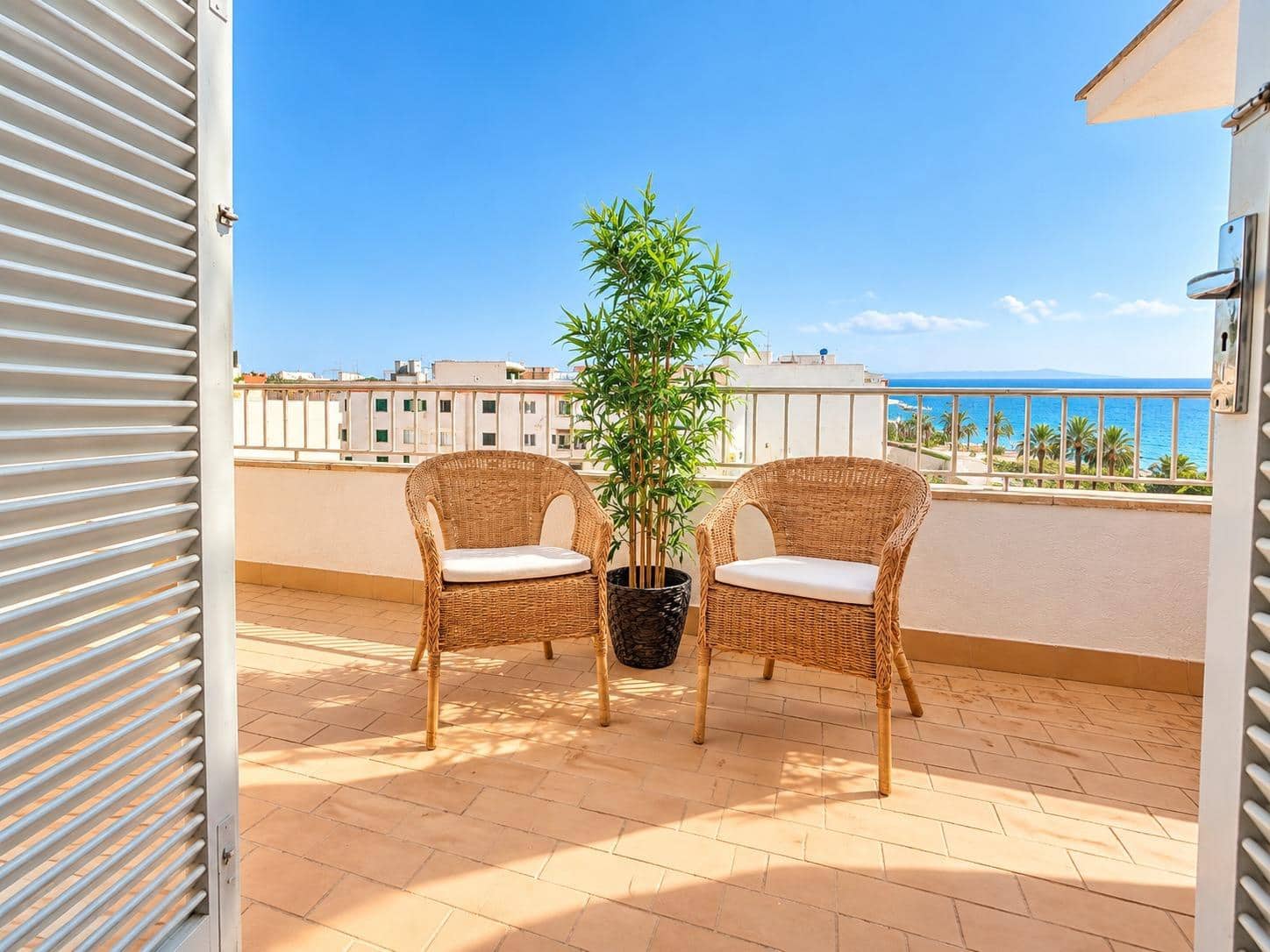 Ático de 4 habitaciones en Palma de Mallorca en alquiler - 2.300 € (Ref: 7061463)