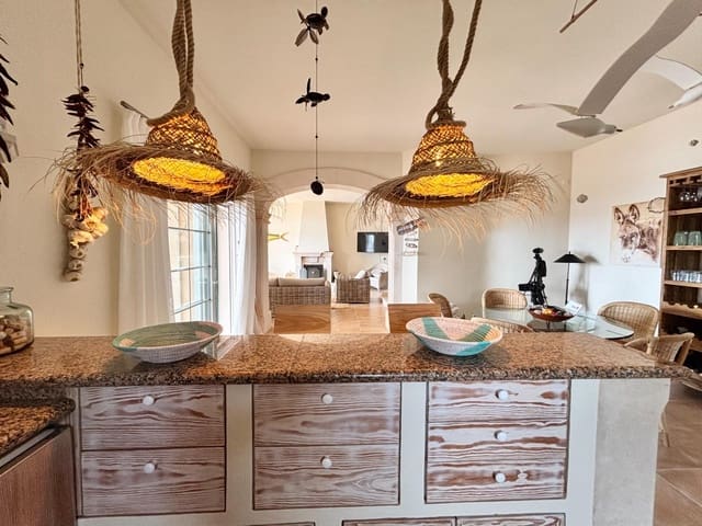 Chalet de 3 habitaciones en Cala Pi, Llucmajor en venta con piscina garaje - 4.100.000 € (Ref: 7303380)