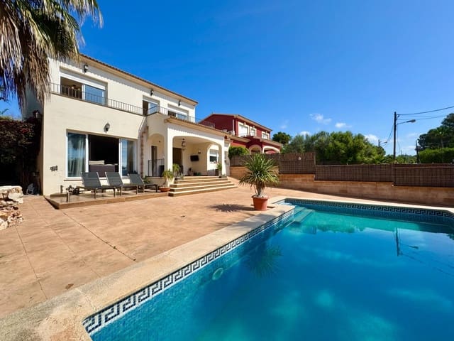 Chalet de 3 habitaciones en Llucmajor en venta con piscina - 860.000 € (Ref: 8992147)