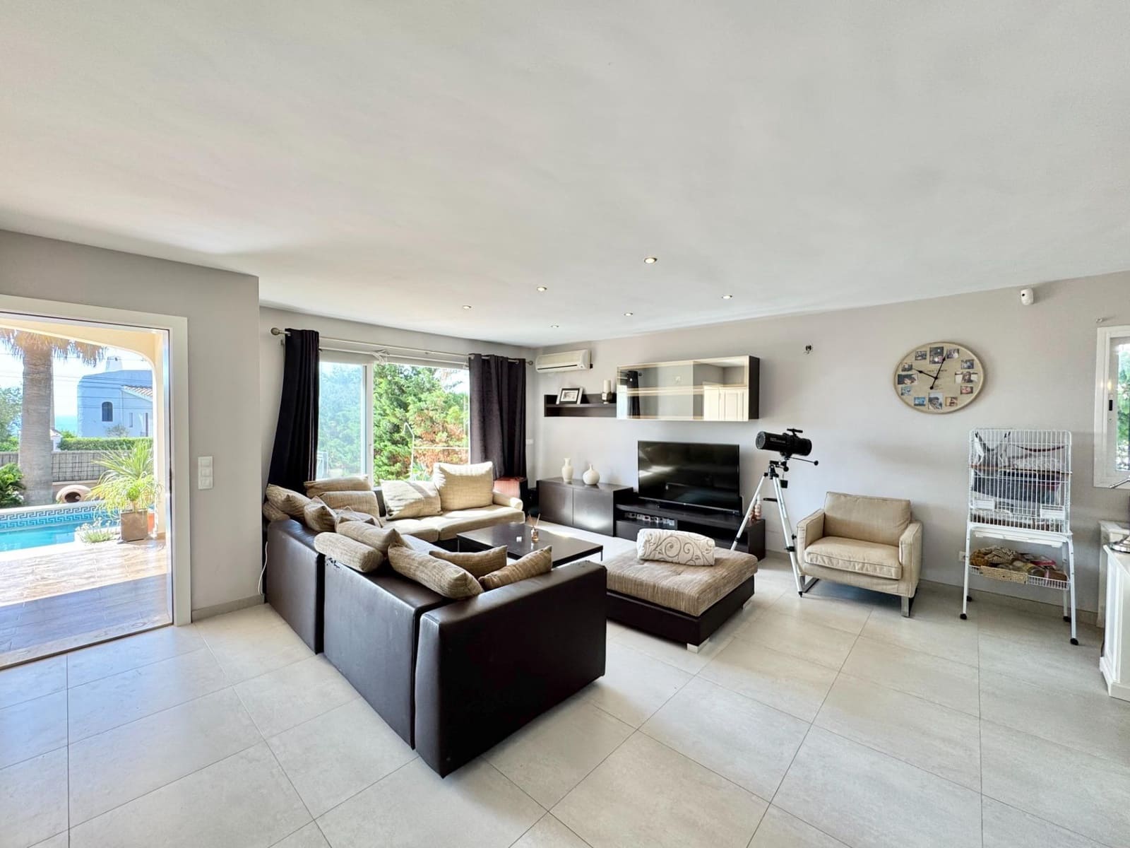 3 bedroom Villa for sale in Llucmajor with pool - € 860,000 (Ref: 8992147)