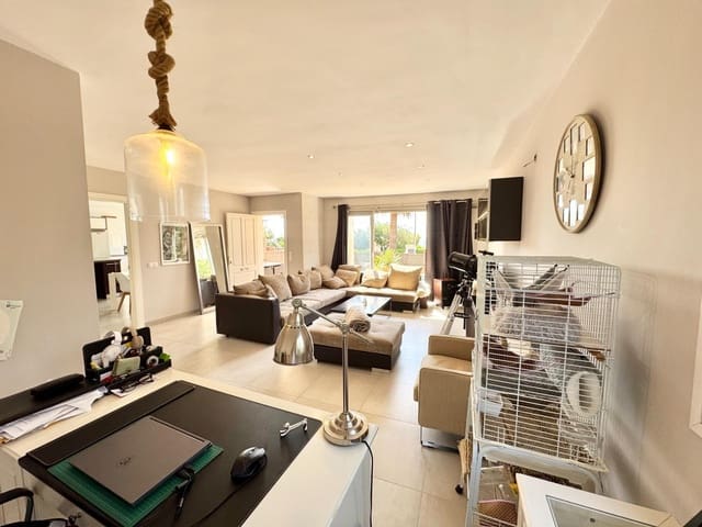 Chalet de 3 habitaciones en Llucmajor en venta con piscina - 860.000 € (Ref: 8992147)