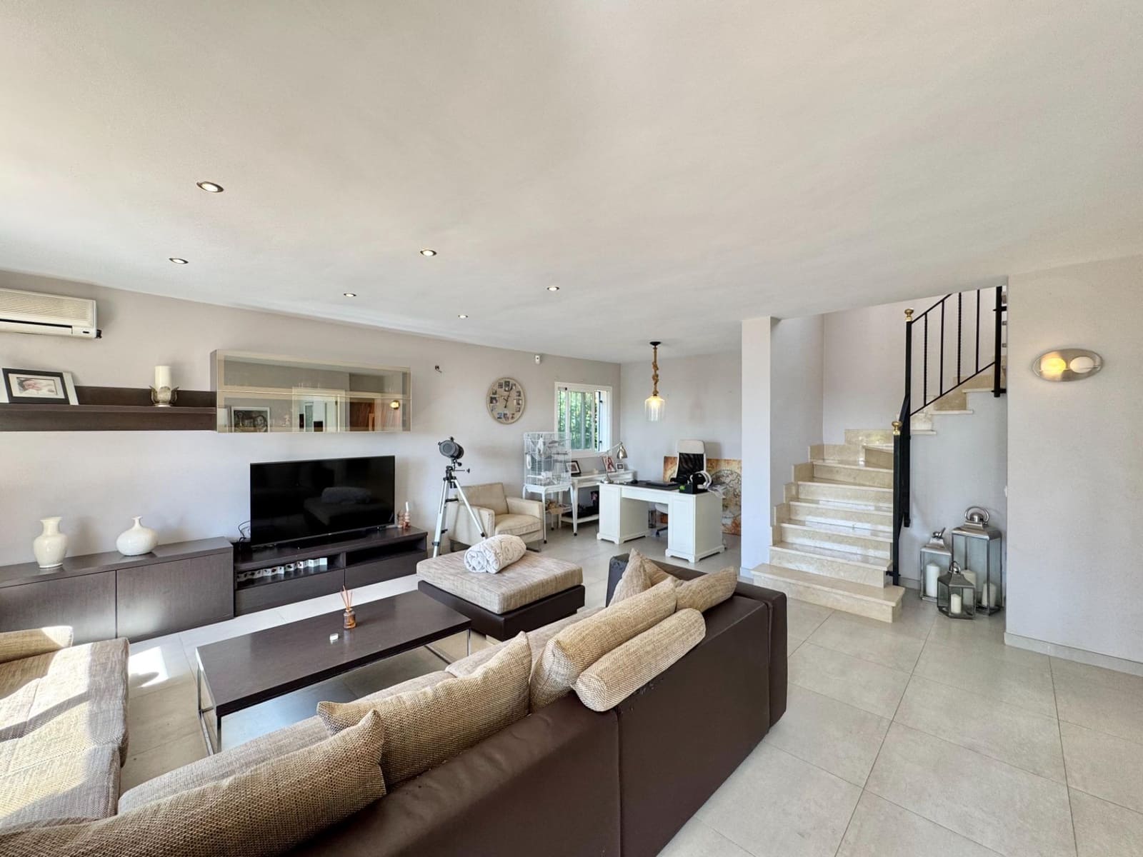 3 bedroom Villa for sale in Llucmajor with pool - € 860,000 (Ref: 8992147)