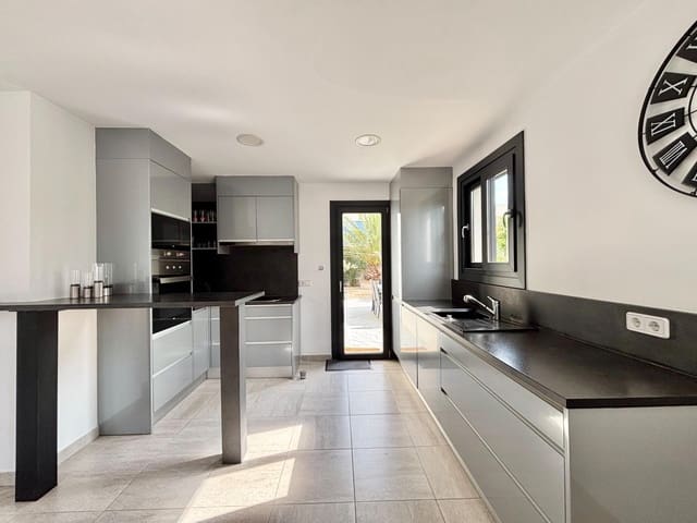 3 soveværelse Semi-Rækkehus til salg i Cala Pi, Llucmajor - € 699.000 (Ref: 8994089)