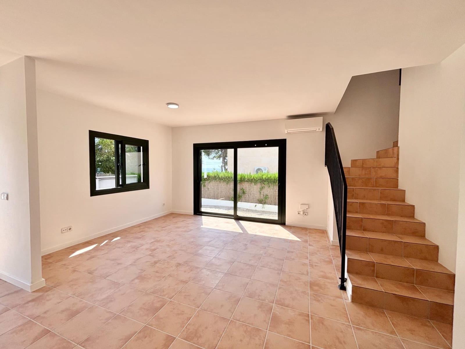 2 bedroom Semi-detached Villa for sale in Llucmajor - € 495,000 (Ref: 9165708)