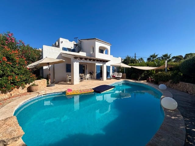 Chalet de 4 habitaciones en Cala Pi, Llucmajor en venta con piscina garaje - 1.350.000 € (Ref: 9243362)