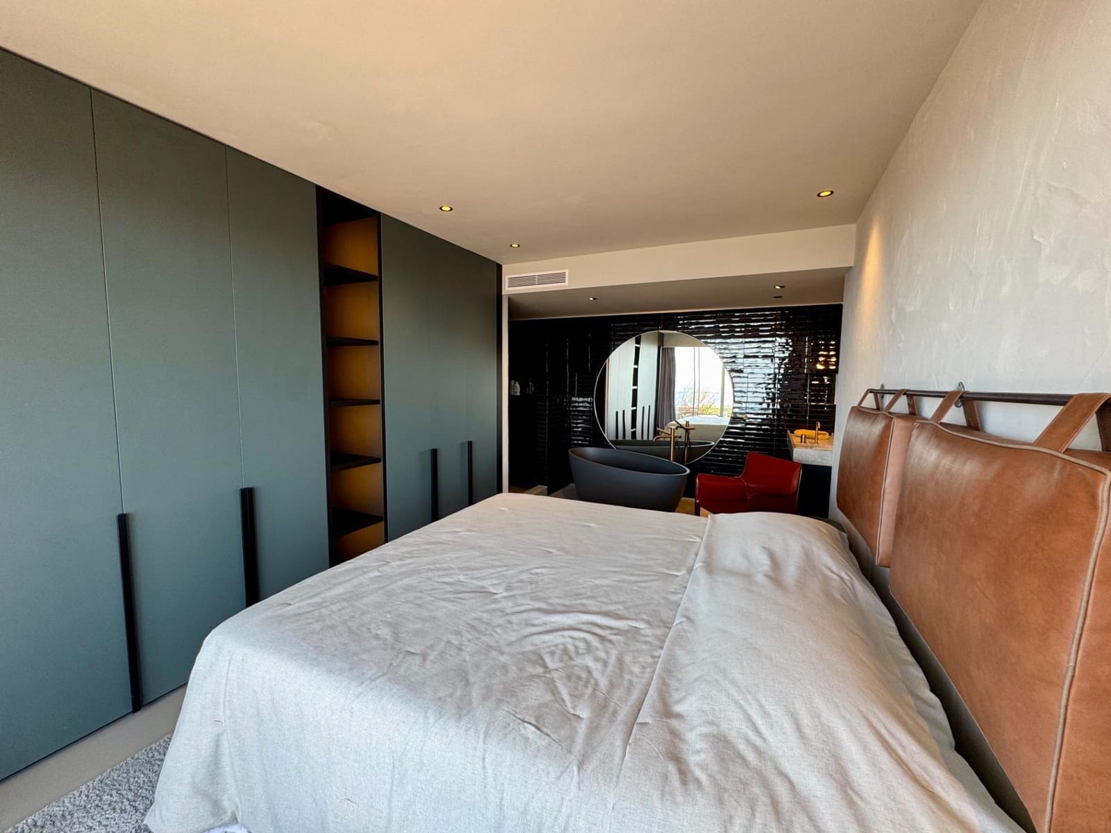 2 bedroom Flat for sale in Palma de Mallorca with garage - € 1,500,000 (Ref: 9247224)