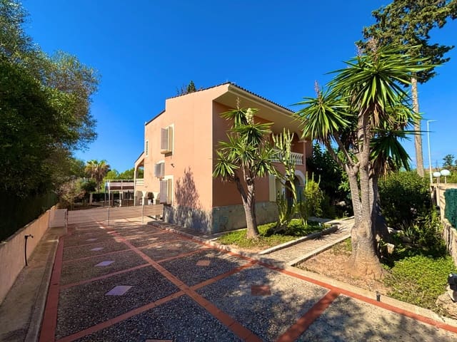 7 soverom Villa til salgs i Llucmajor med svømmebasseng garasje - € 1 200 000 (Ref: 9330593)