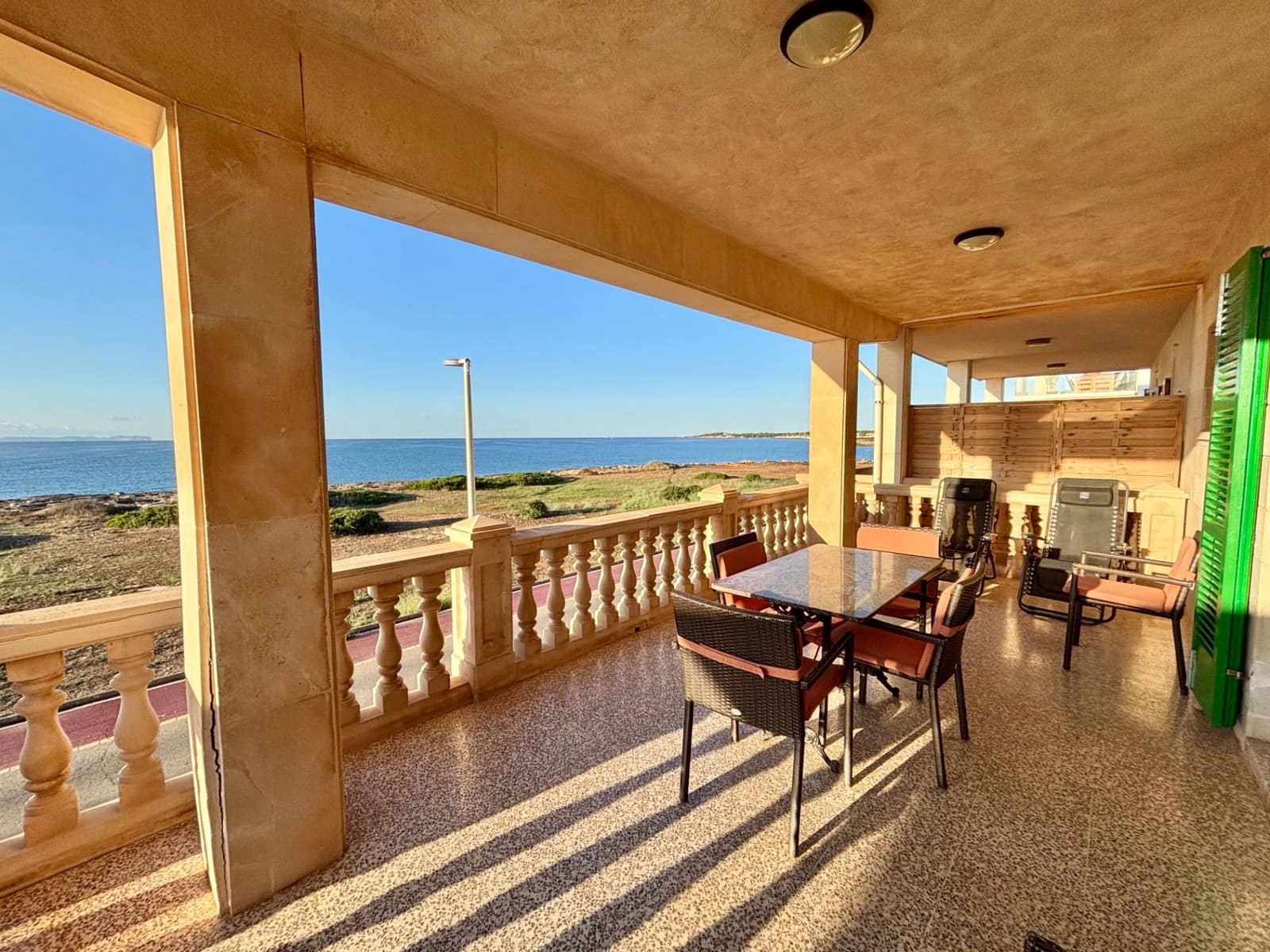 4 bedroom Flat for rent in Campos - € 1,800 (Ref: 9337976)