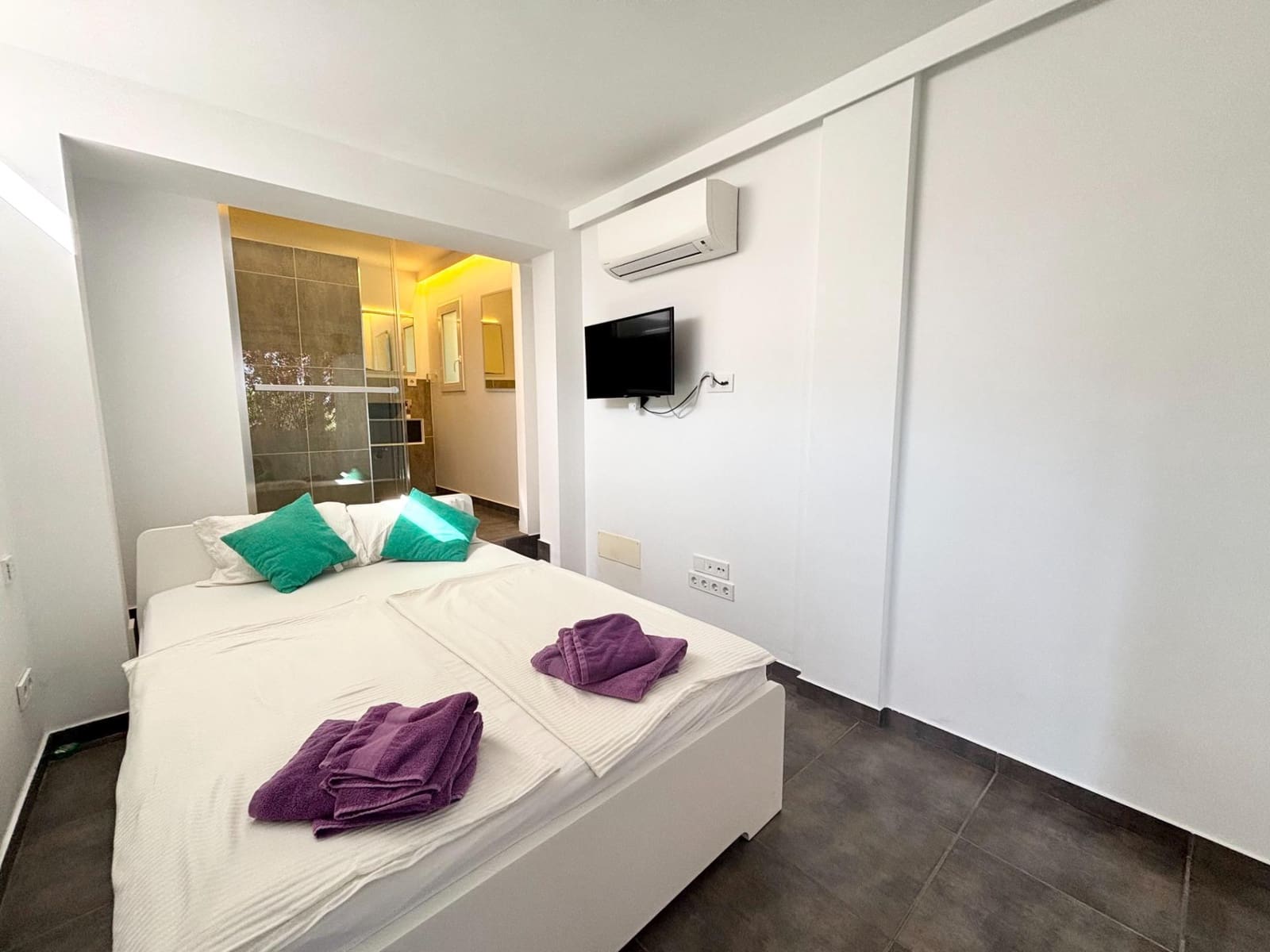 2 bedroom Villa for sale in Llucmajor with pool garage - € 850,000 (Ref: 9347325)