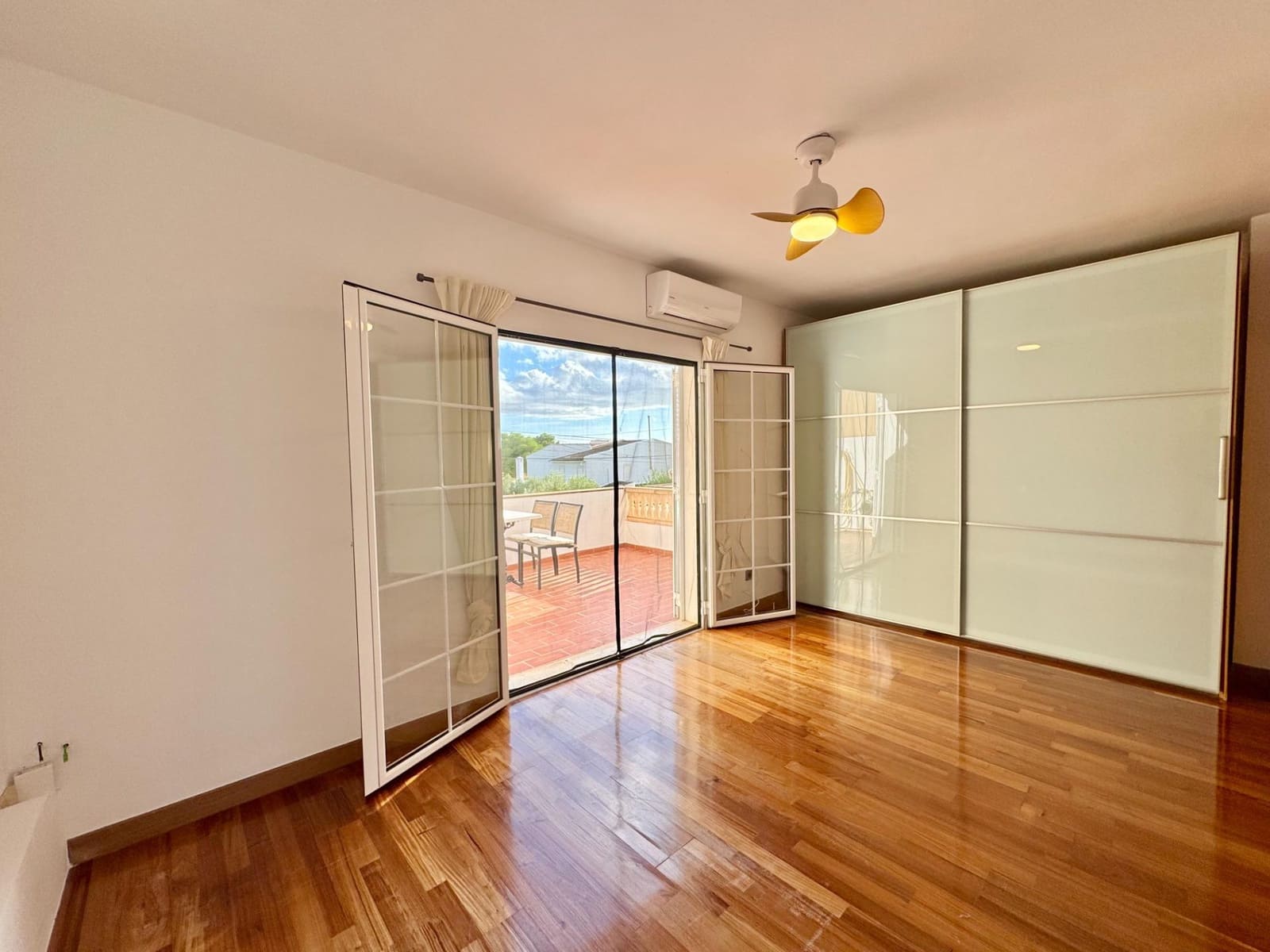 4 camera da letto Villetta a Schiera da affittare in Llucmajor con piscina - 2.000 € (Rif: 9356747)