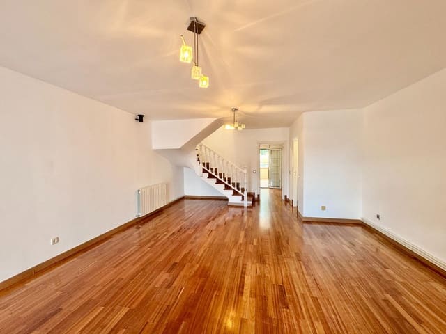 4 makuuhuone Rivitalo vuokrattavana paikassa Llucmajor mukana uima-altaan - 2 000 € (Ref: 9356747)