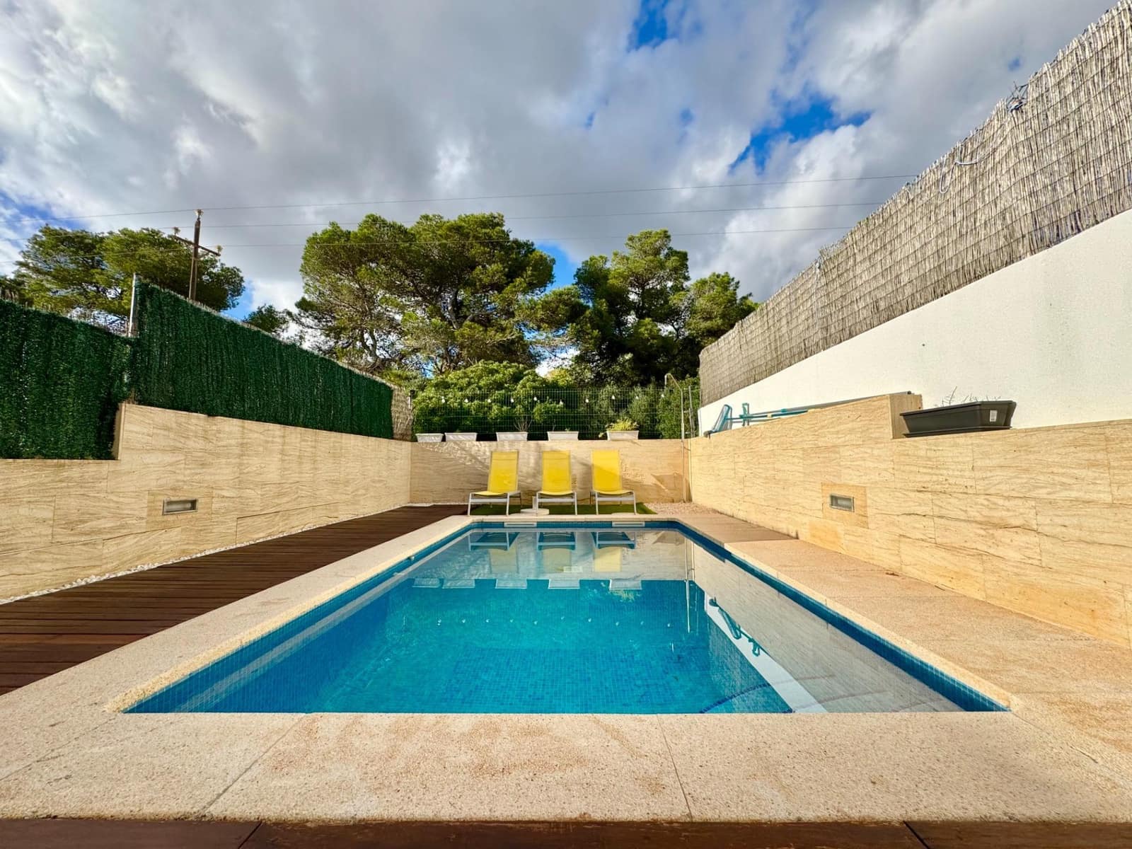 4 slaapkamer Rijtjeshuis te huur in Llucmajor met zwembad - € 2.000 (Ref: 9356747)