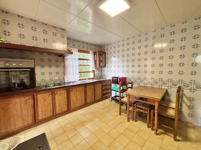 4 sypialnia Willa na sprzedaż w Palmanyola, Bunyola z basenem garażem - 695 000 € (Ref: 9367453)