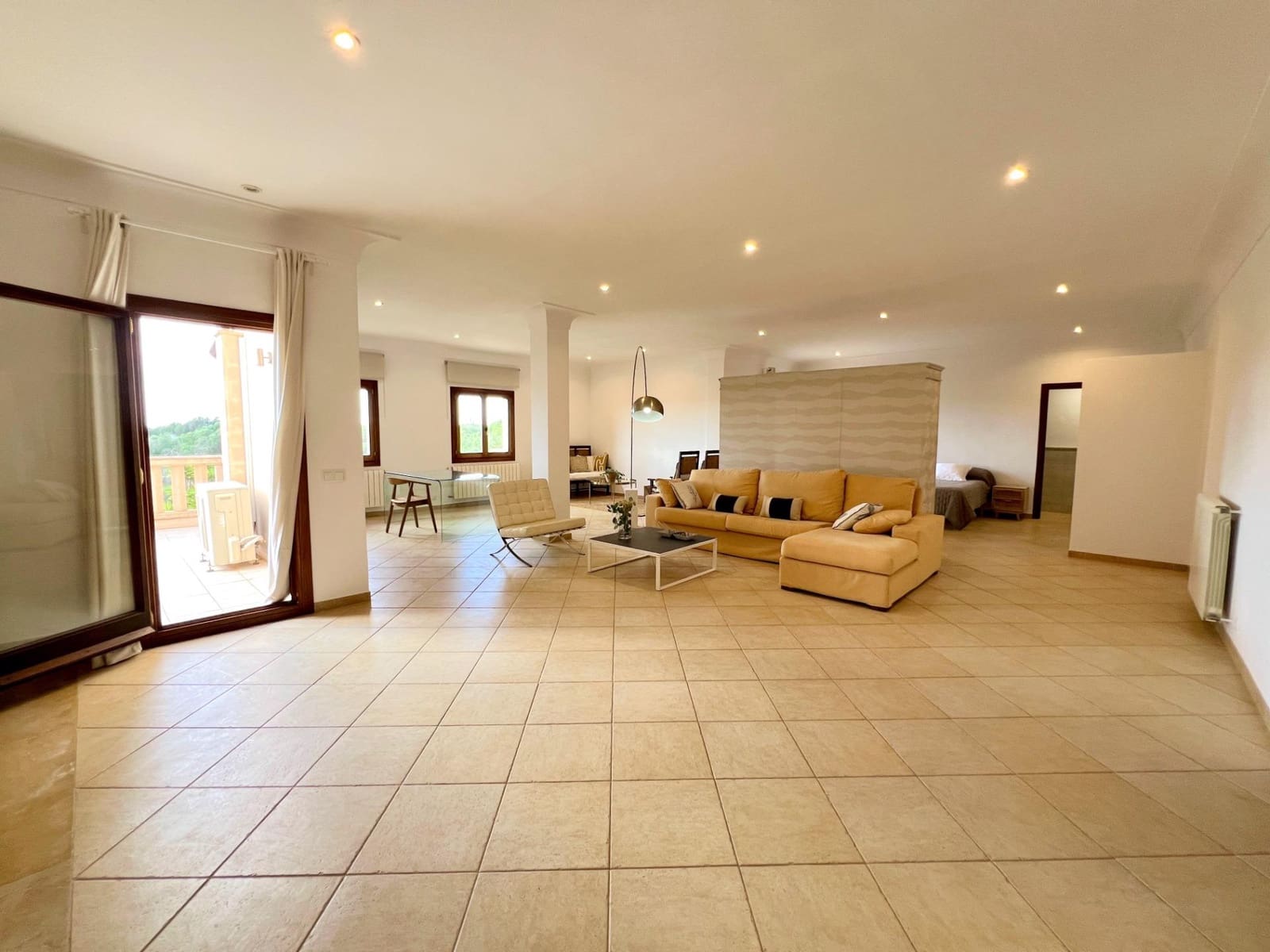 5 bedroom Townhouse for rent in Santanyi with pool garage - € 3,950 (Ref: 9387870)