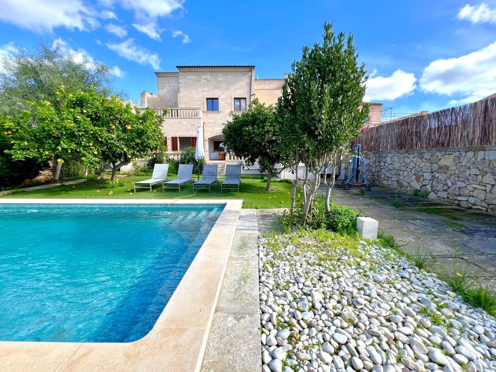 Casa de 5 habitaciones en Santanyí en alquiler con piscina garaje - 3.950 € (Ref: 9387870)