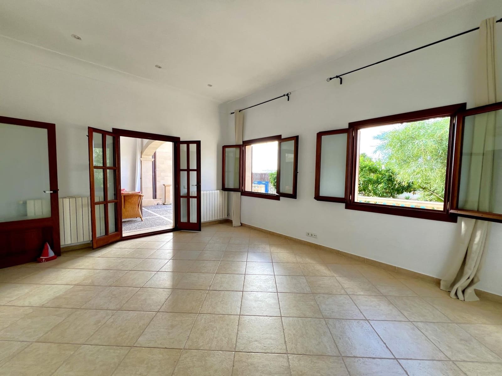 5 bedroom Townhouse for rent in Santanyi with pool garage - € 3,800 (Ref: 9387870)