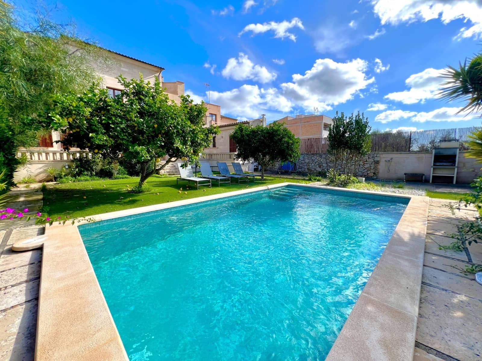 5 bedroom Townhouse for rent in Santanyi with pool garage - € 3,800 (Ref: 9387870)