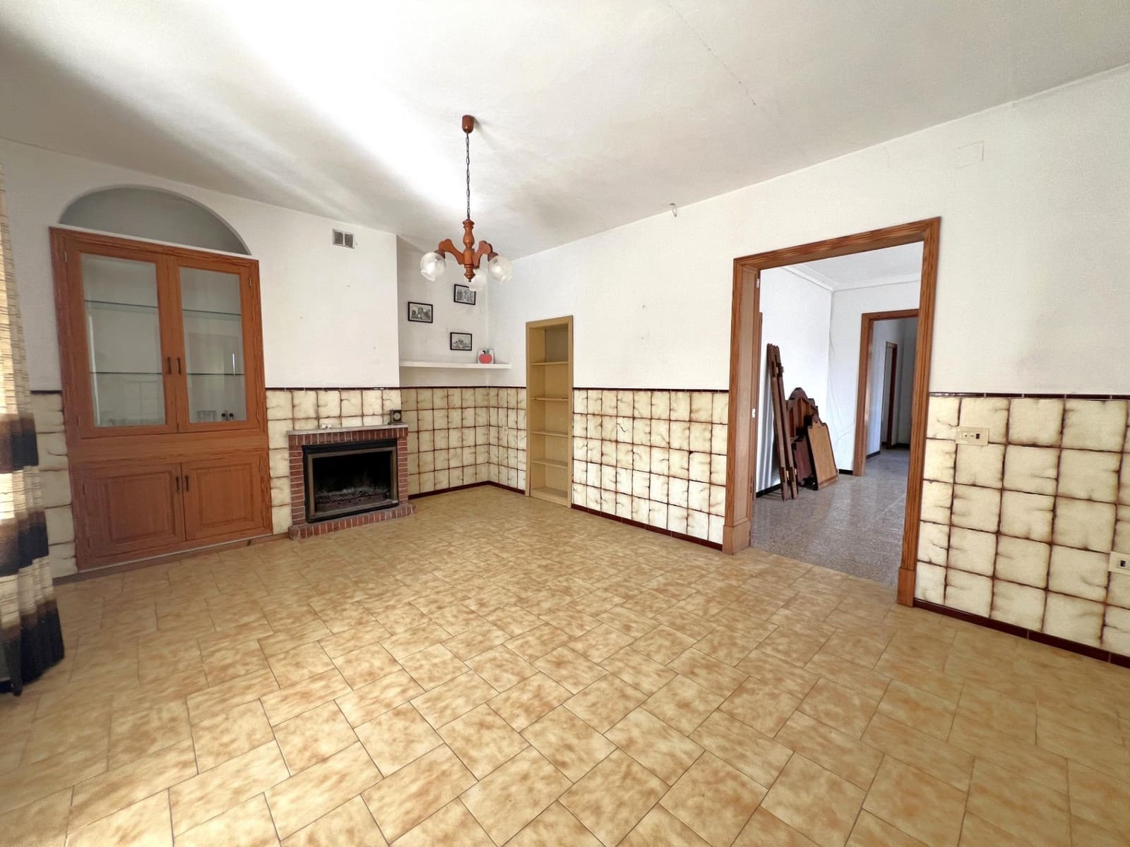 5 bedroom Townhouse for sale in Campos with garage - € 460,000 (Ref: 9387871)